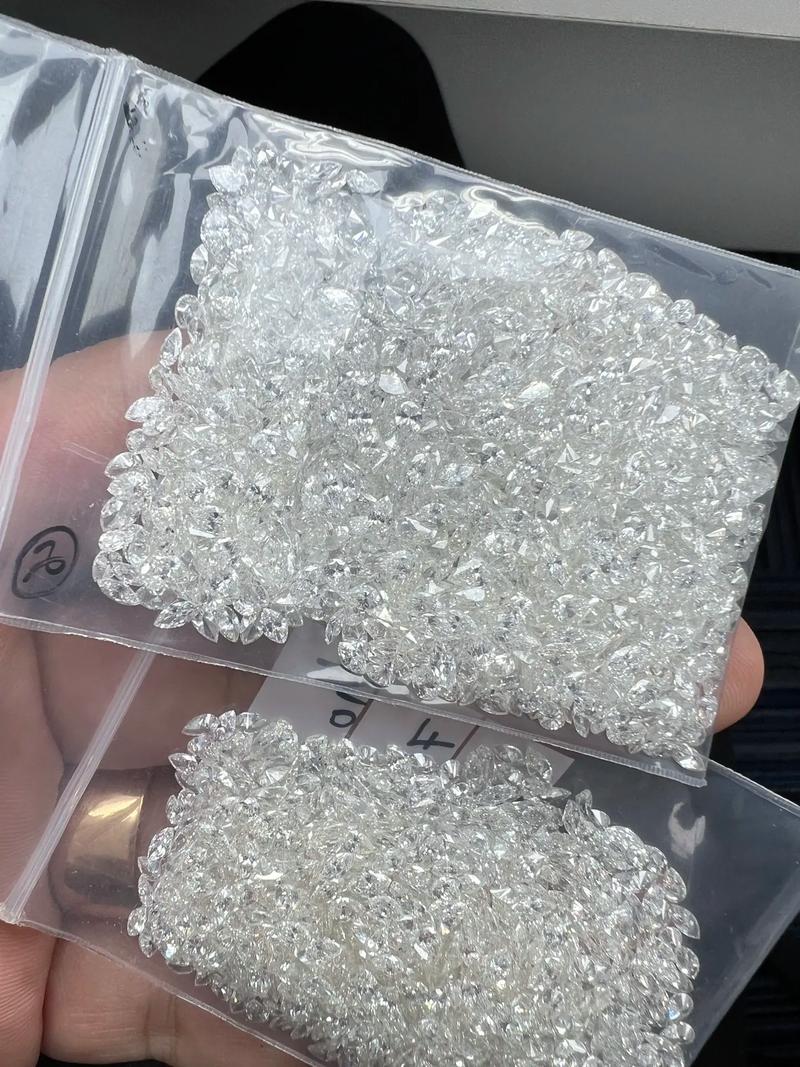 璀璨之源 大量钻石批发与零售，专属珠宝私人定制服务